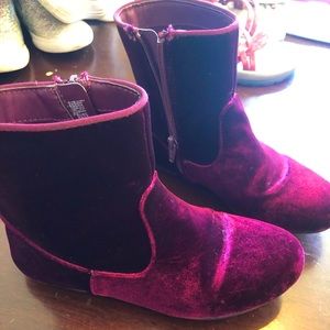 Cat & jack girls velvet booties size 2